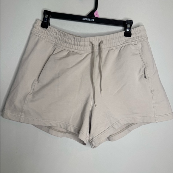Athleta Pants - Athleta Women's Cream Shorts